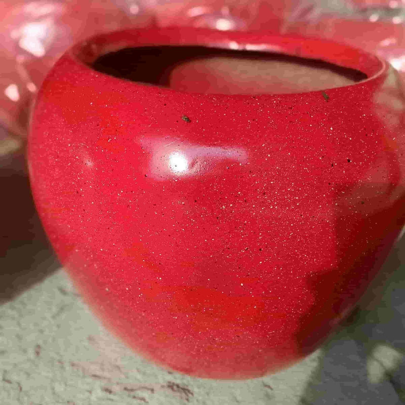 Bittu Singh Apple fiber Red ceramic pot (12inch)