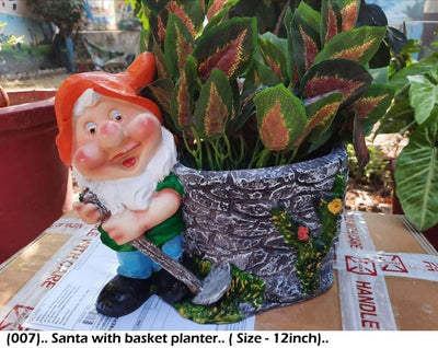 Spacio Decor Pots Pots Santa with Basket Planter